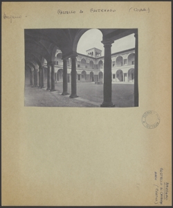 Bergamo - Castello di Cavernago - cortile interno