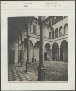 Bergamo - casa n. 76 di Via Pignolo - cortile interno