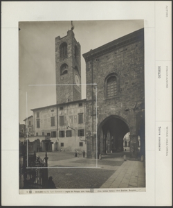 Bergamo - Torre comunale e angolo del Palazzo della Biblioteca