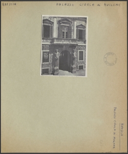 Brescia - Palazzo Cigola di Muslone - esterno - particolare dell'ingresso