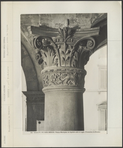 Brescia - Palazzo del Comune - esterno - loggia - capitello