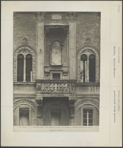 Bologna - Palazzo Malaguti - esterno - particolare della facciata