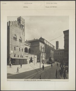 Bologna - Piazza del Nettuno col Palazzo del Re Enzo