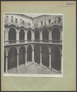 Catania - Ex Collegio dei Gesuiti - Cortile