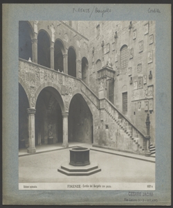 Firenze - Museo Nazionale del Bargello - Cortile interno con pozzo