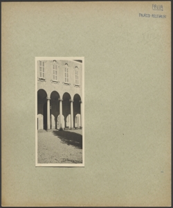 Pavia - Palazzo Pellegrini - Porticato esterno