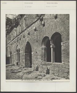 S. Galgano - Esterno - Bifora - Ingresso