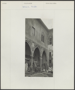 Brescia - Broletto - Cortile - Particolare
