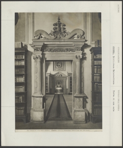 Cesena - Biblioteca Malatestiana - Interno - Porta