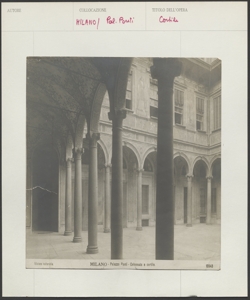 Mantova - Palazzo Ponti - Cortile - Colonnato