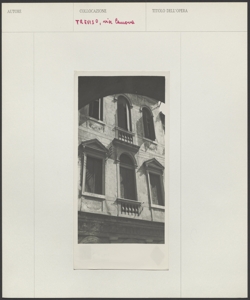Treviso - Via Canova - edificio architettonico