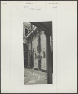 Venezia - Palazzo Pisani - Cortile - Busti - Edificio Architettonico