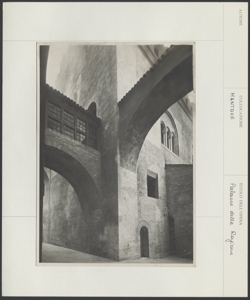Mantova - Palazzo della Ragione - Cortile interno - Edificio Architettonico