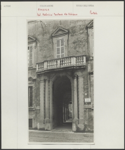 Piacenza - Palazzo Malvicini Fontana da Nibbiano - Portale