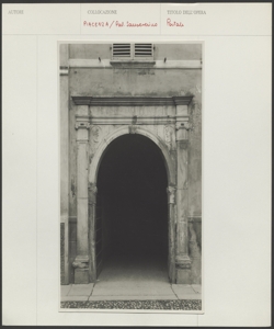 Piacenza - Palazzo Sanseverino - Portale