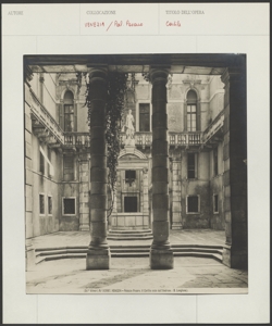 Venezia - Palazzo Pesaro - Cortile - Edificio Architettonico
