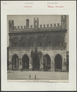Piacenza - Palazzo Comunale - Edificio Architettonico