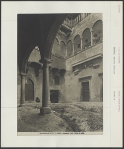 Trento - Castel Toblino - Cortile - Edificio Architettonico