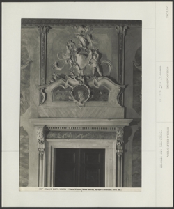Venezia - Palazzo Widmann - Sovraporta con Stucchi - Interno