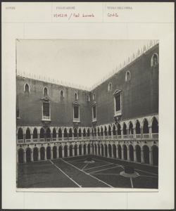 Venezia - Palazz Ducale - Cortile