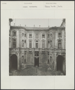 Casale Monferrato - Palazzo Treville - Cortile - Esterno