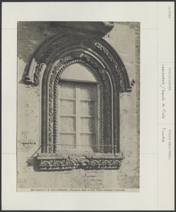 Carignano - Monte di Pietà - Finestra