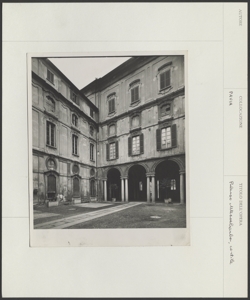 Pavia - Palazzo Mezzabarba - Cortile