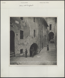 Pavia - Vicolo Longobardi - Case - Esterno