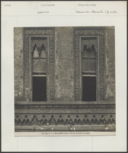 Mantova - Palazzo dei Mercanti - Due Finestre