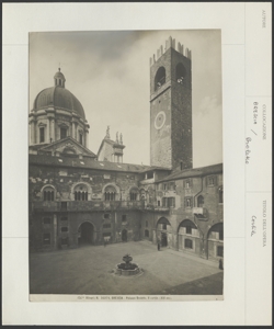 Brescia - Broletto - Cortile