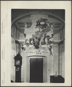 Firenze - Palazzo Pitti Ricci Sebastiano - Stemma mediceo e geni saletta a terreno