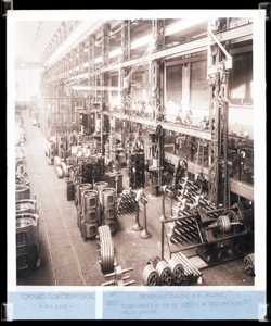 SUP-20580-0001865 alternatore asse verticale, interni stabilimento Corso Lodi, interni stabilimenti via De Castillia