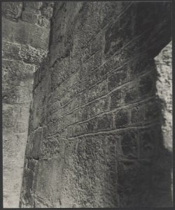 Spoleto - campanile del Duomo - muratura della scala