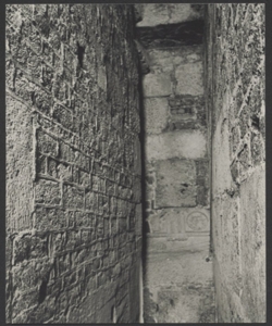 Spoleto - campanile del Duomo - muratura della scala